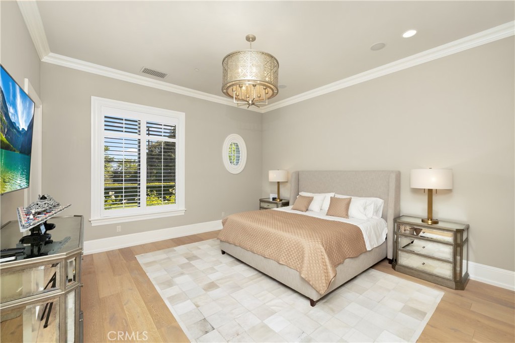 935 W Foothill Boulevard