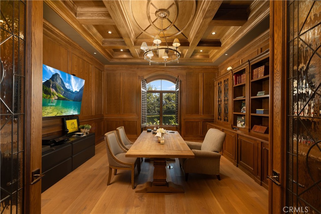 935 W Foothill Boulevard