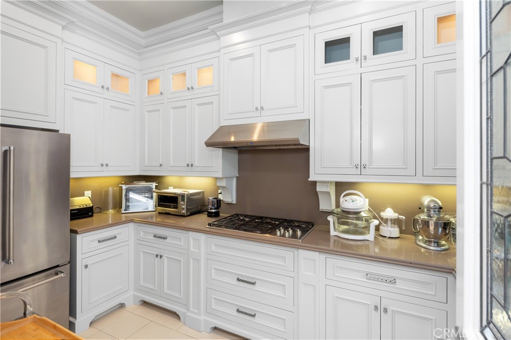 935 W Foothill Boulevard