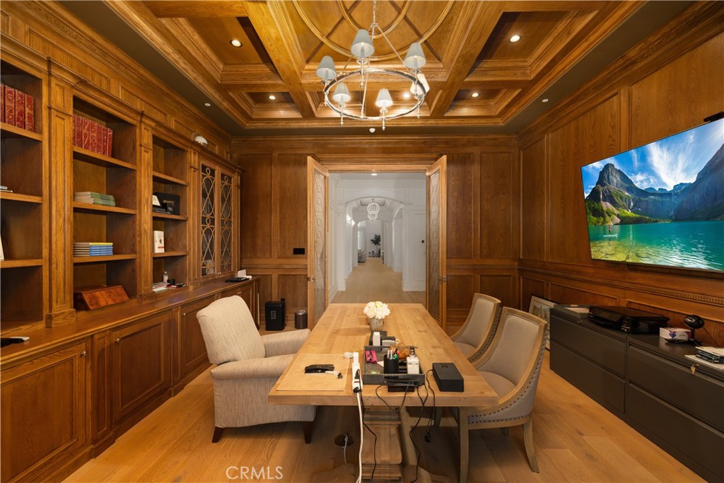 935 W Foothill Boulevard