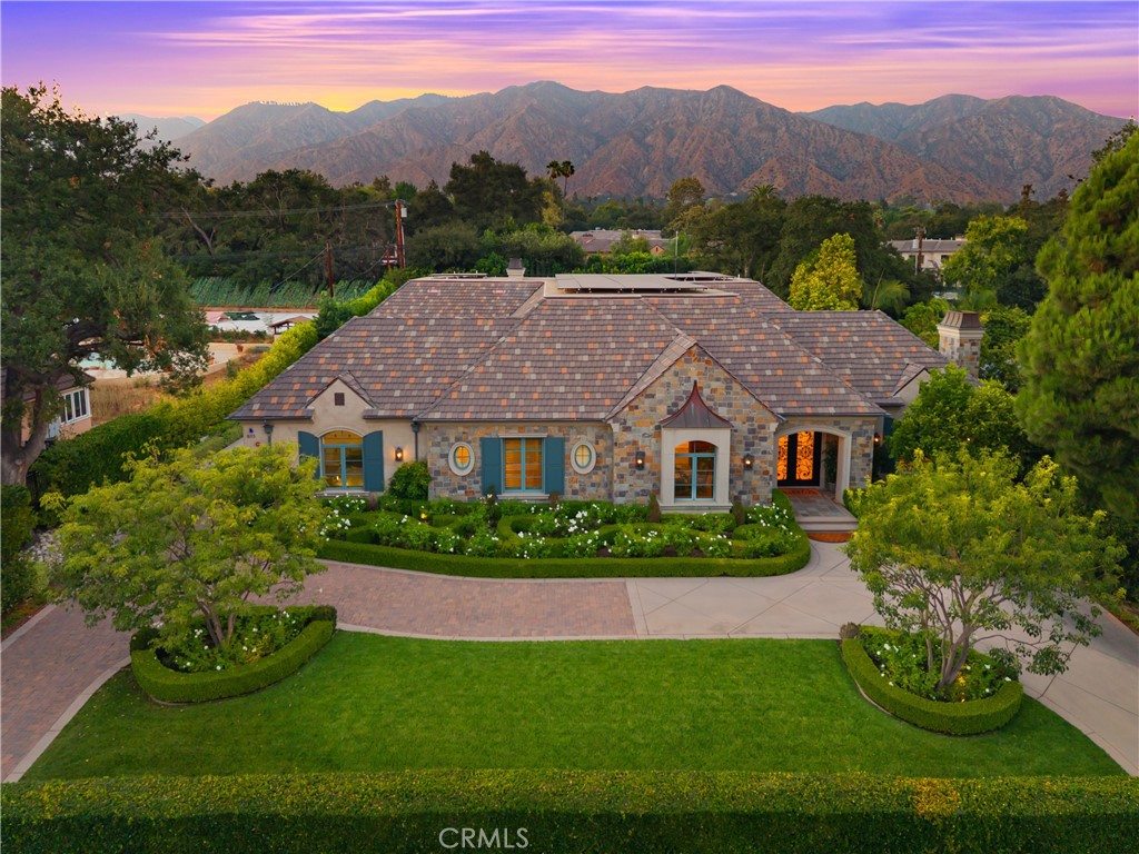 935 W Foothill Boulevard