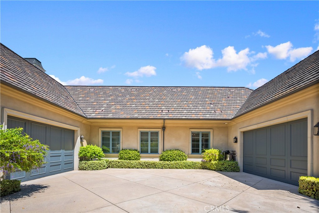 935 W Foothill Boulevard