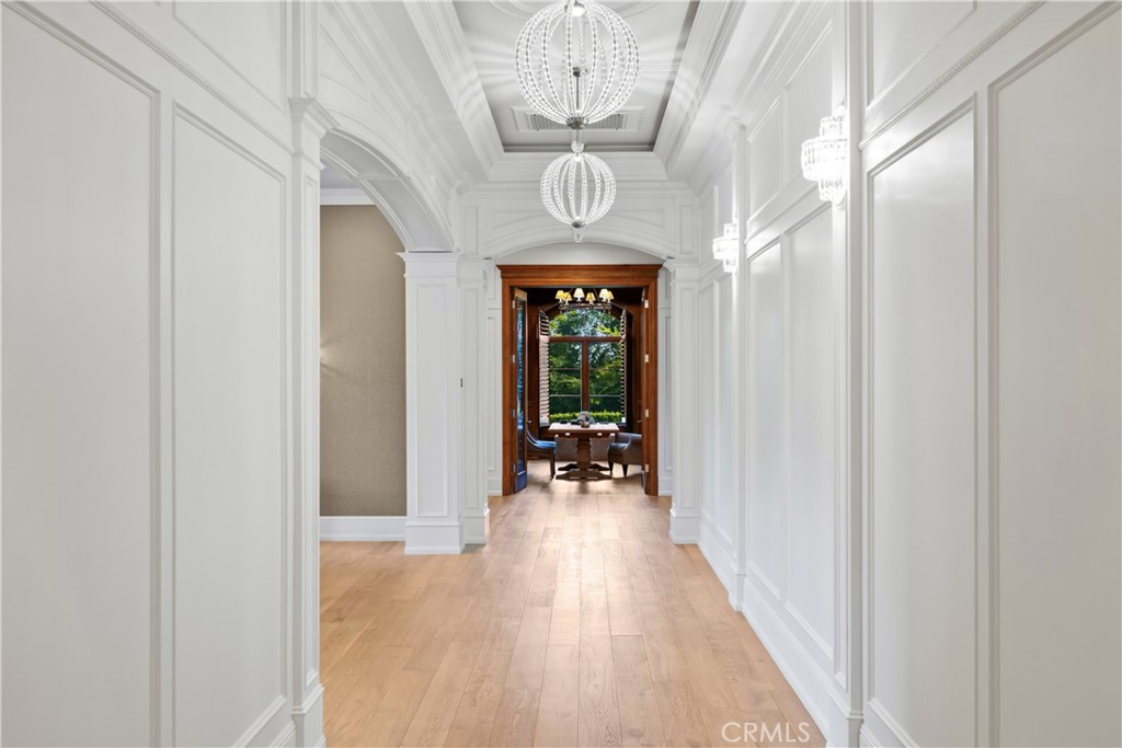 935 W Foothill Boulevard