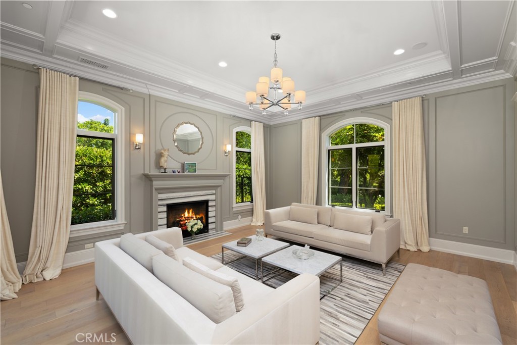 935 W Foothill Boulevard