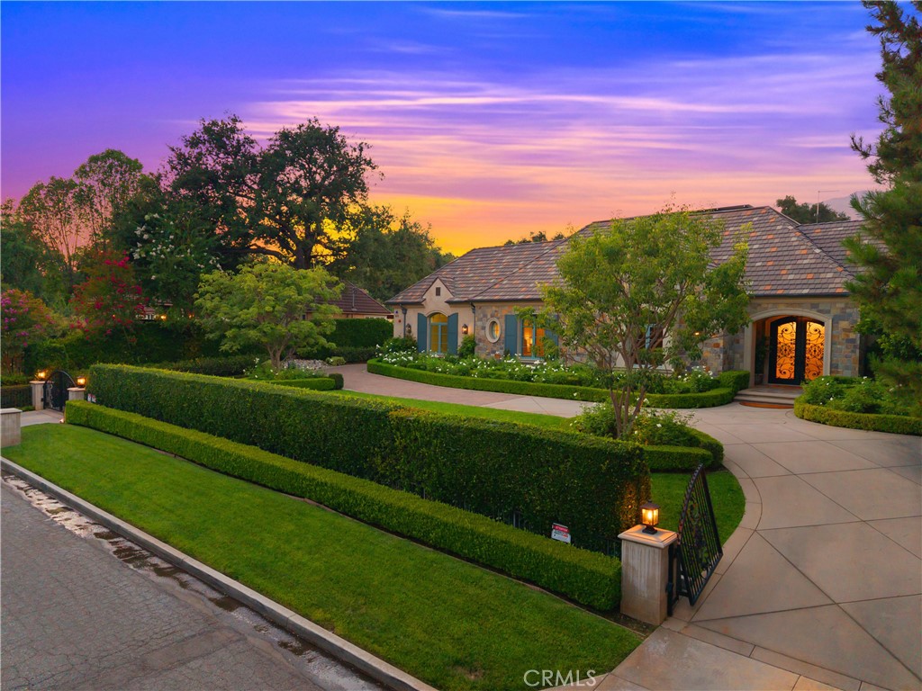 935 W Foothill Boulevard