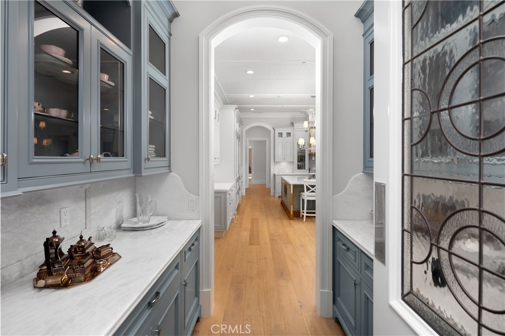 935 W Foothill Boulevard