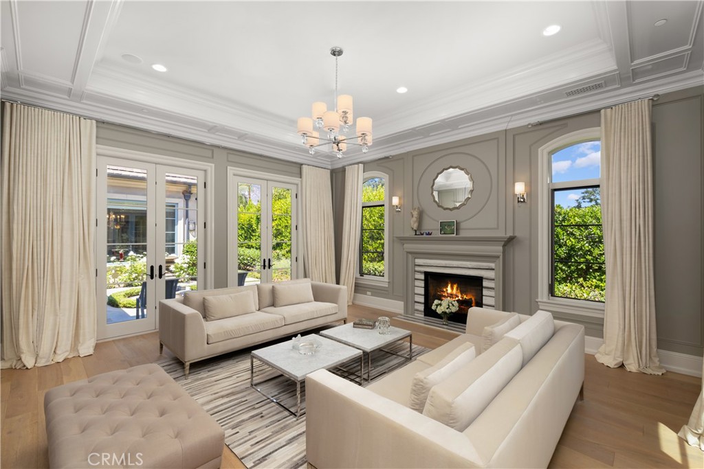 935 W Foothill Boulevard