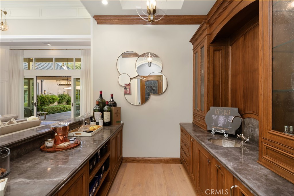 935 W Foothill Boulevard