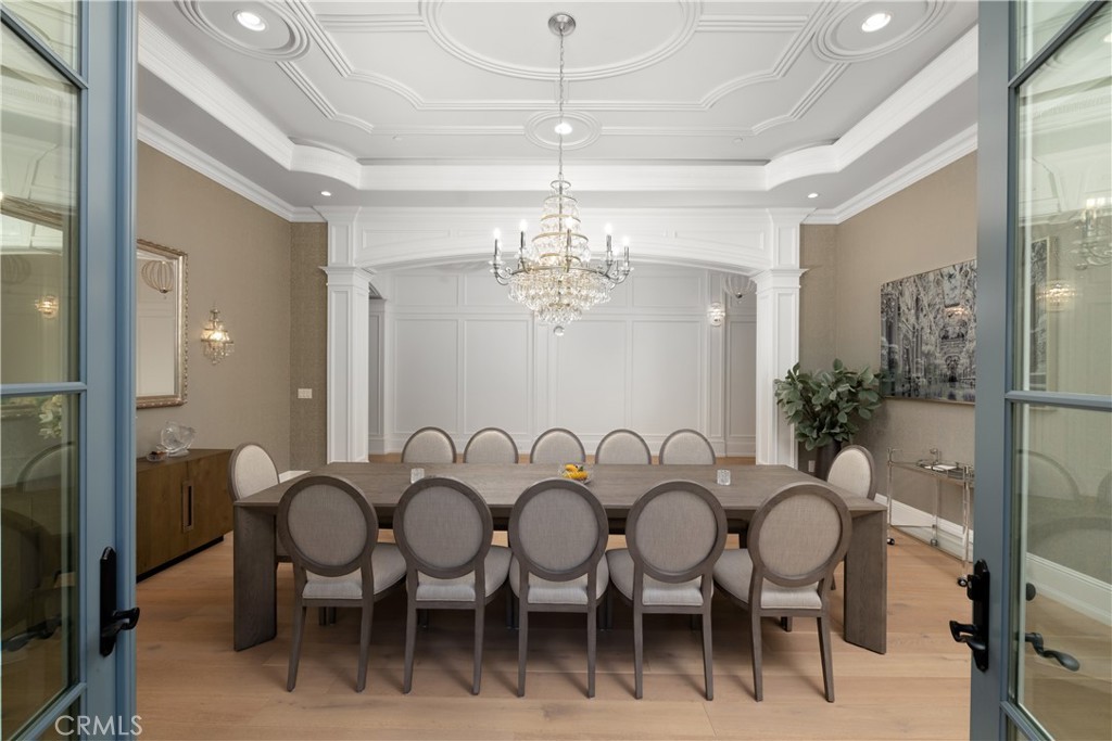 935 W Foothill Boulevard