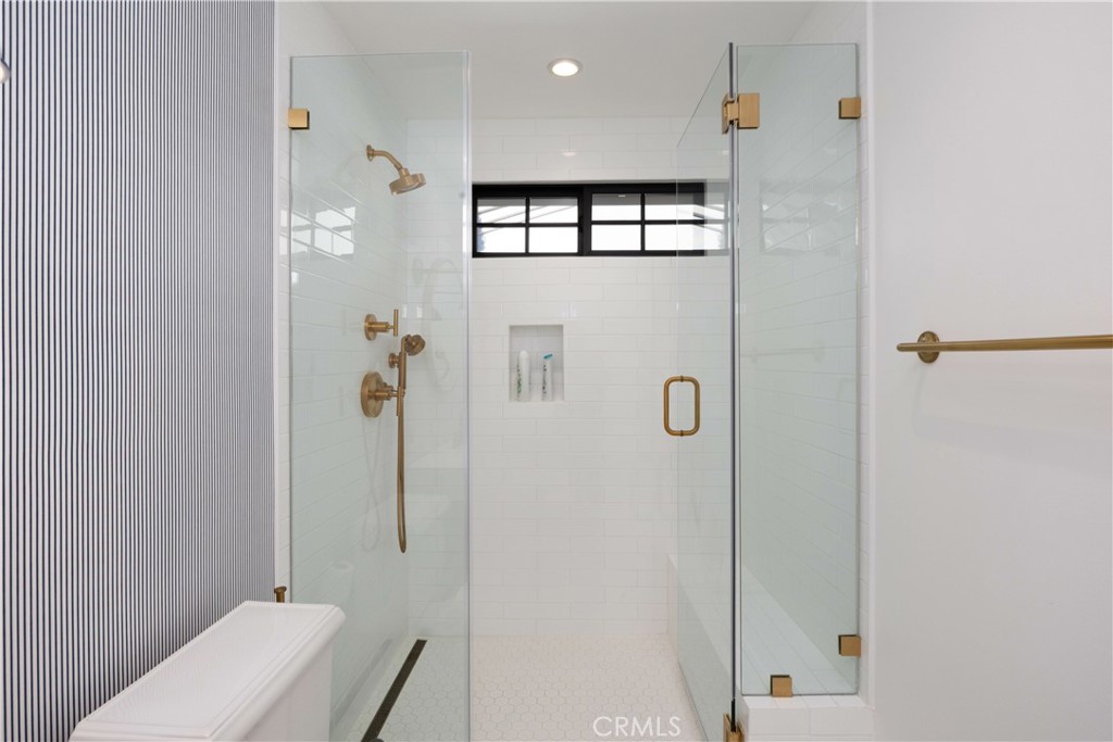 589 W Grandview Avenue