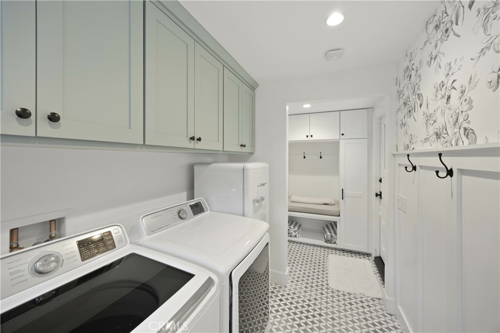 589 W Grandview Avenue