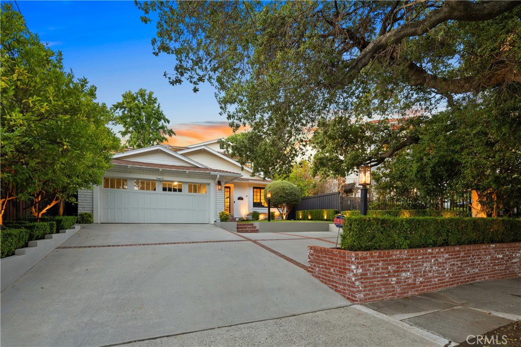 589 W Grandview Avenue