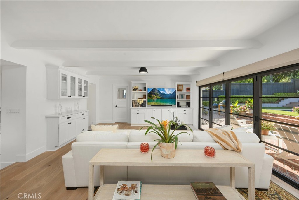 589 W Grandview Avenue