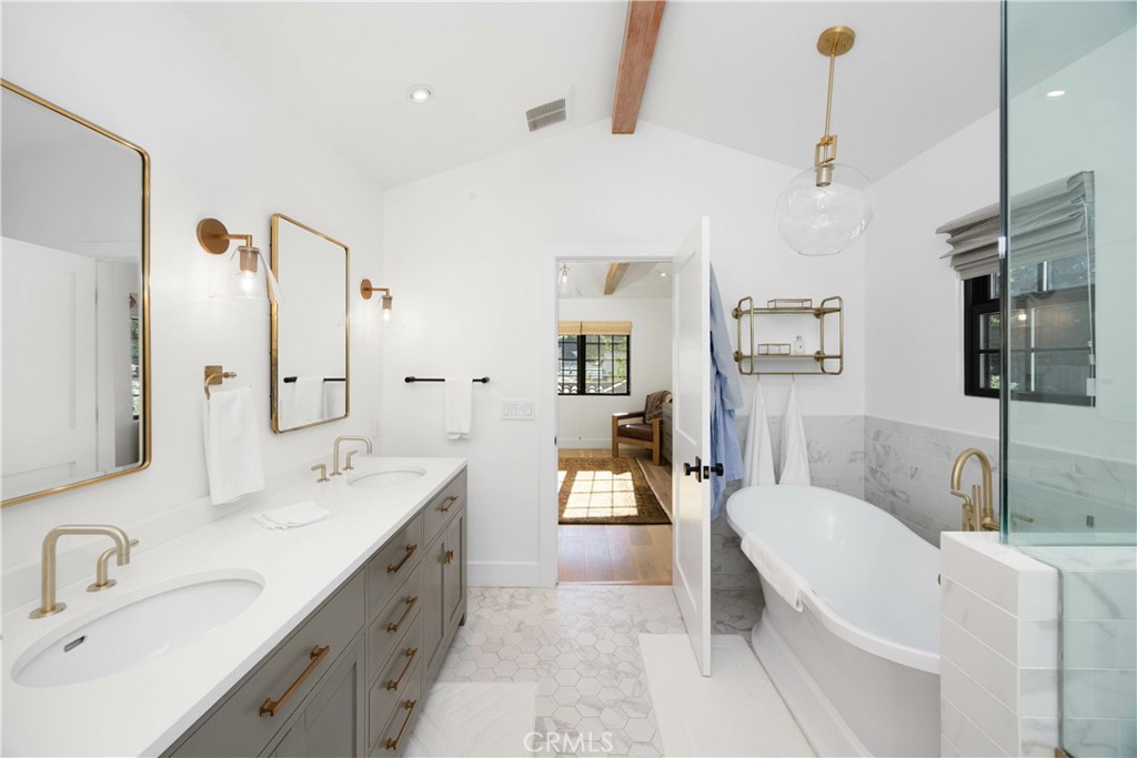 589 W Grandview Avenue