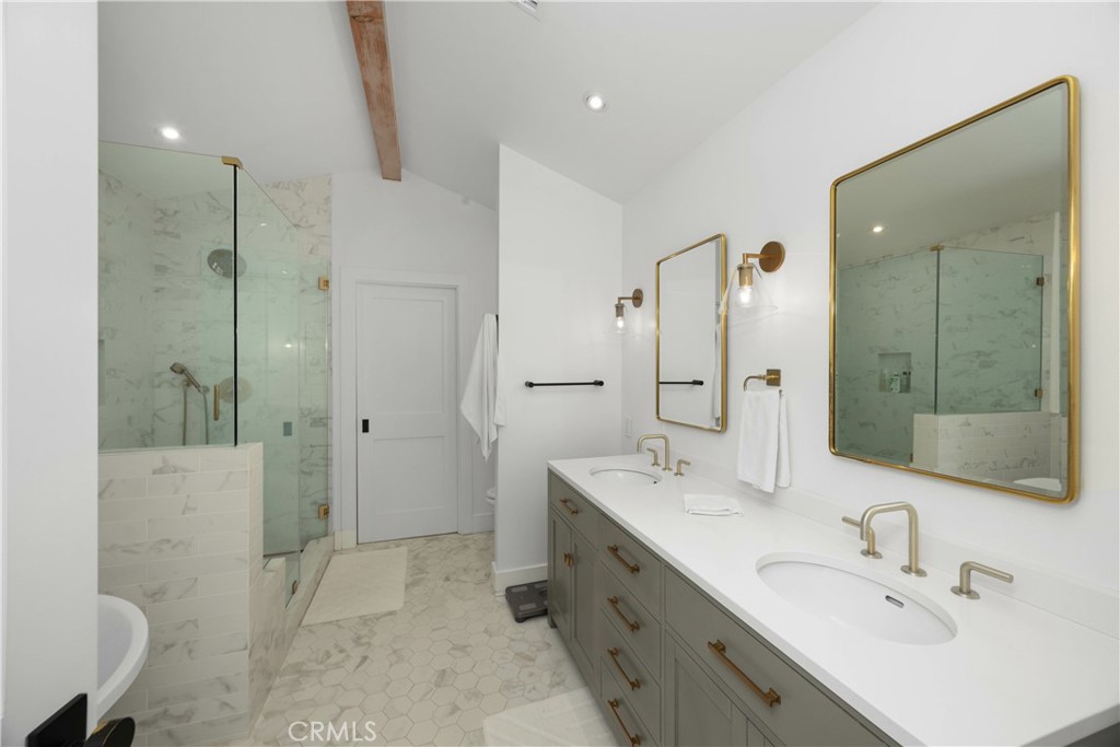 589 W Grandview Avenue