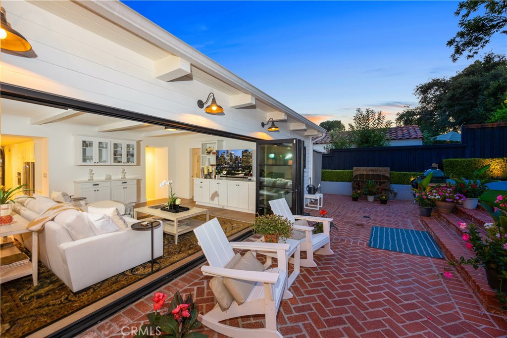 589 W Grandview Avenue