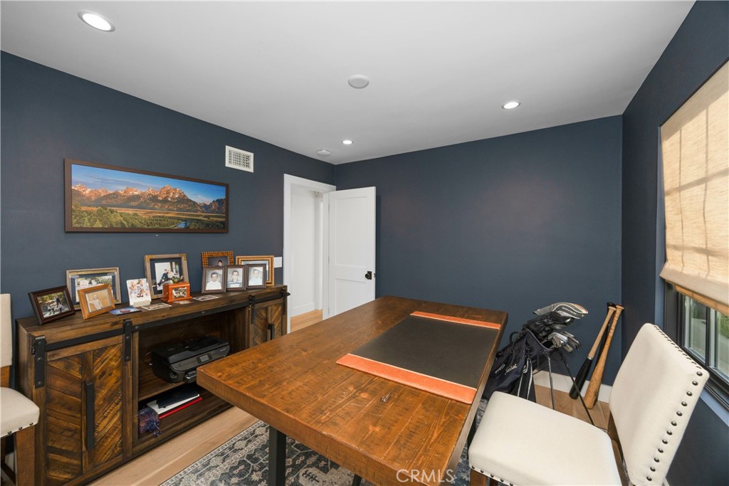 589 W Grandview Avenue