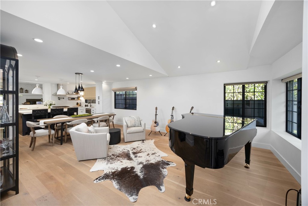 589 W Grandview Avenue