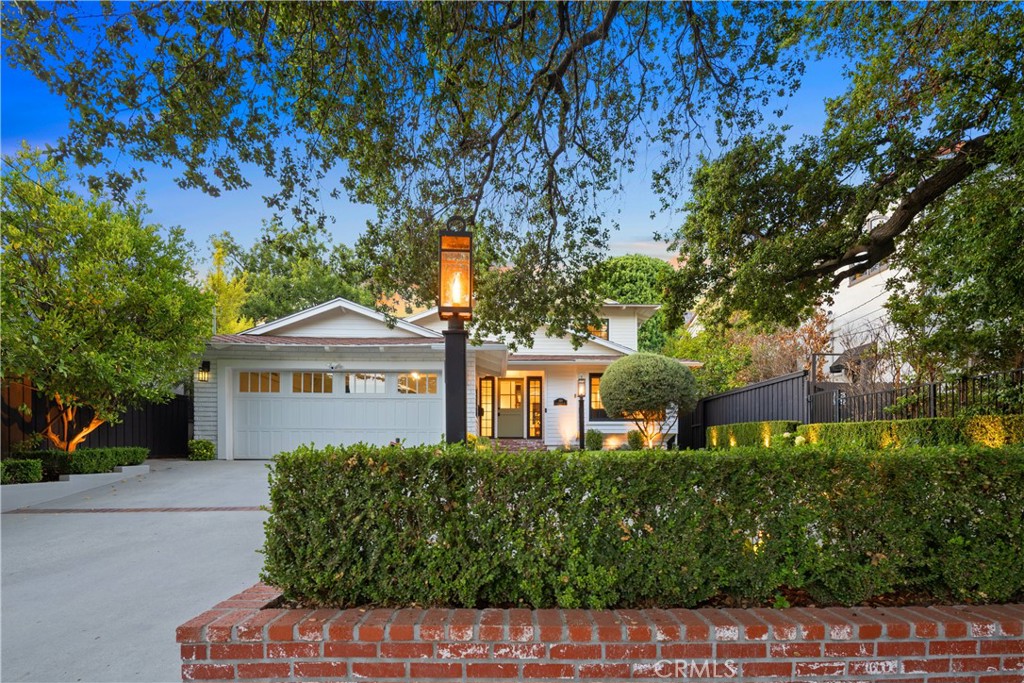 589 W Grandview Avenue