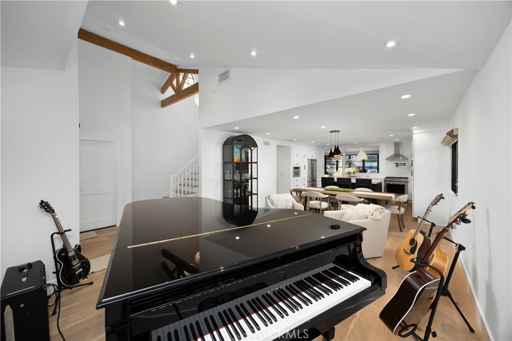 589 W Grandview Avenue