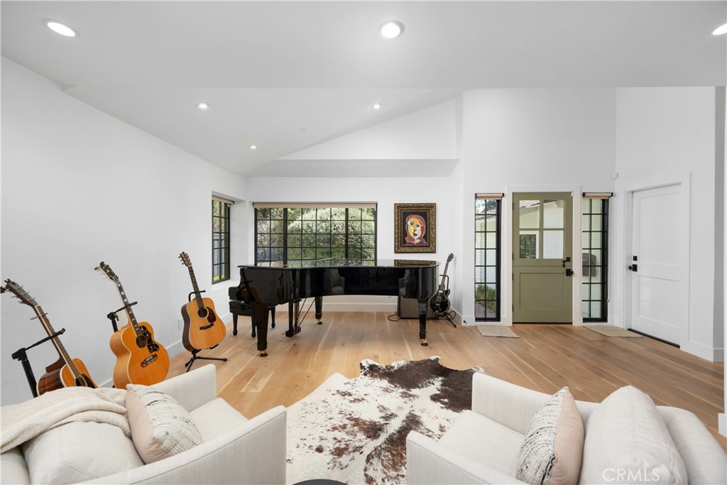 589 W Grandview Avenue