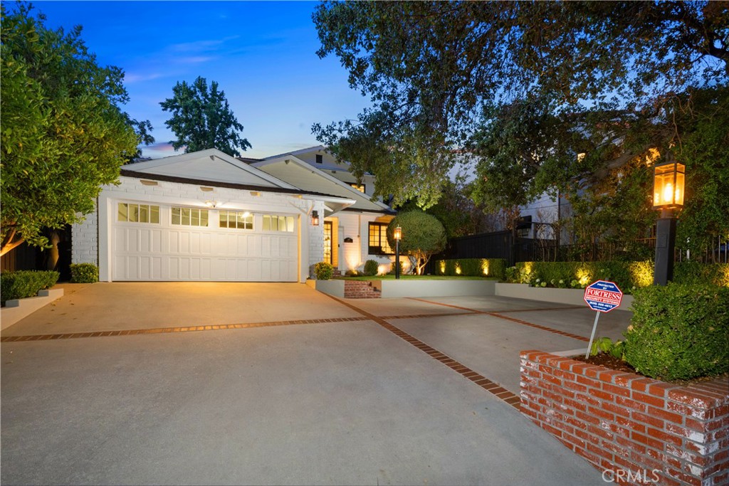 589 W Grandview Avenue