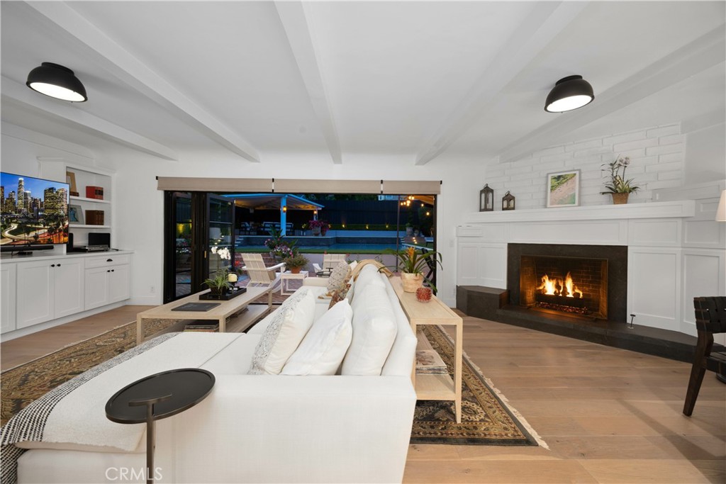 589 W Grandview Avenue