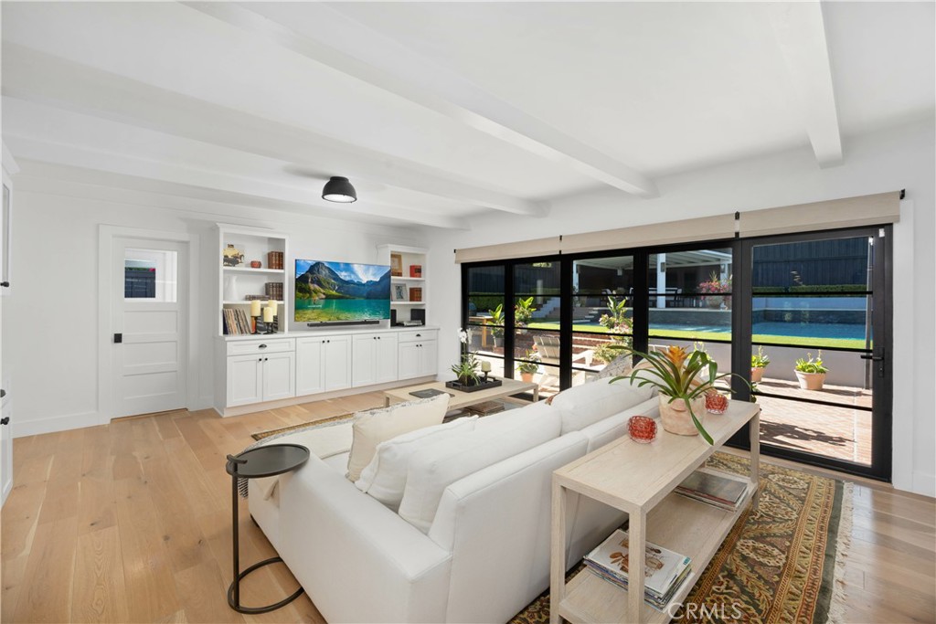 589 W Grandview Avenue