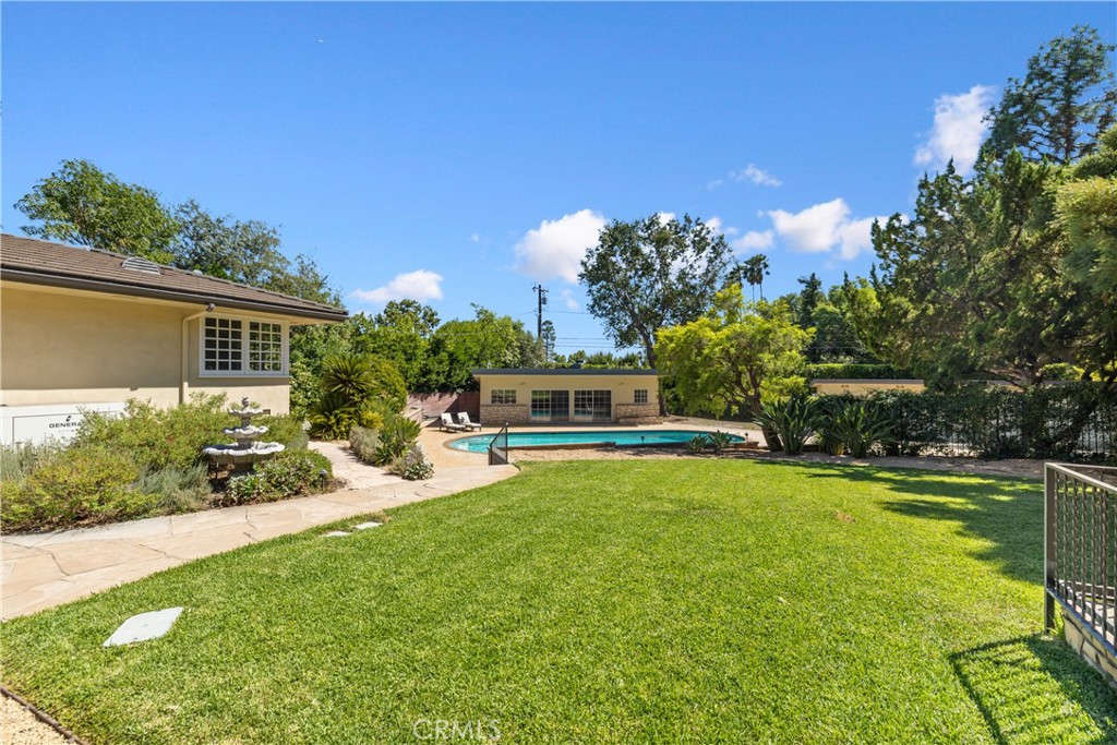 840 W Orange Grove Avenue