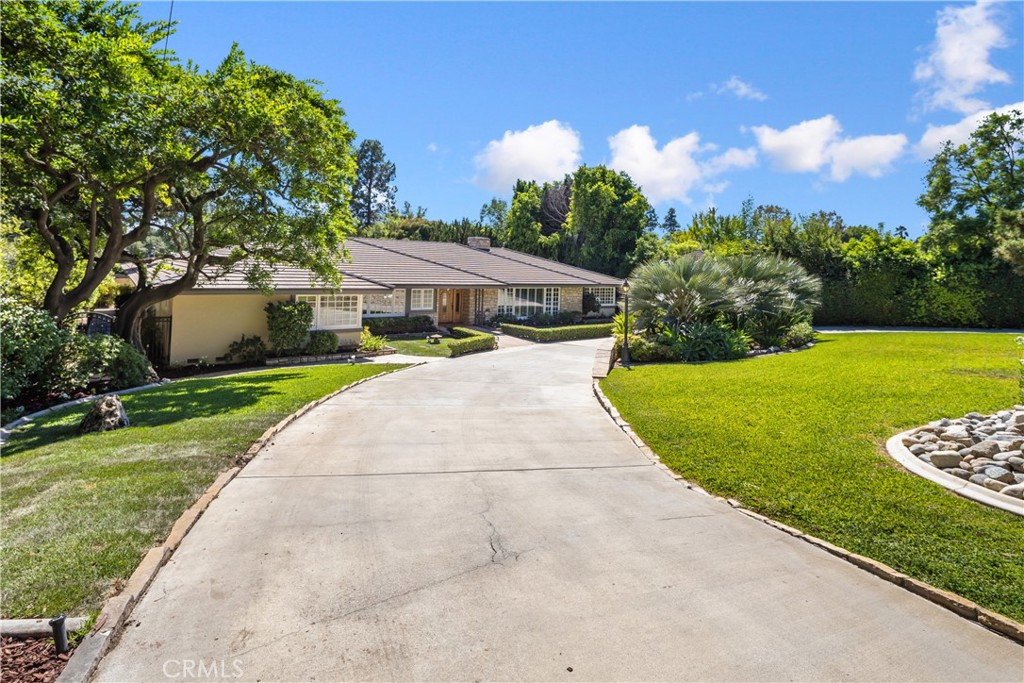 840 W Orange Grove Avenue