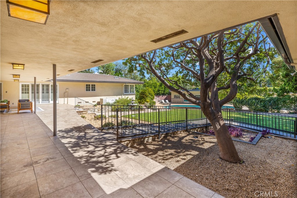 840 W Orange Grove Avenue