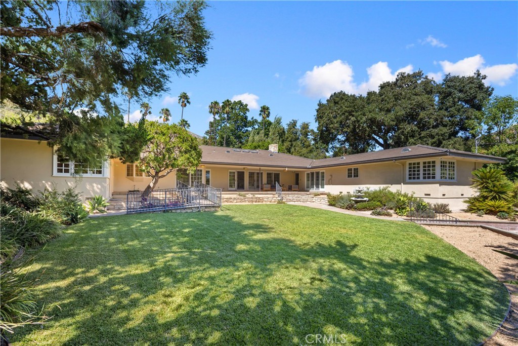 840 W Orange Grove Avenue