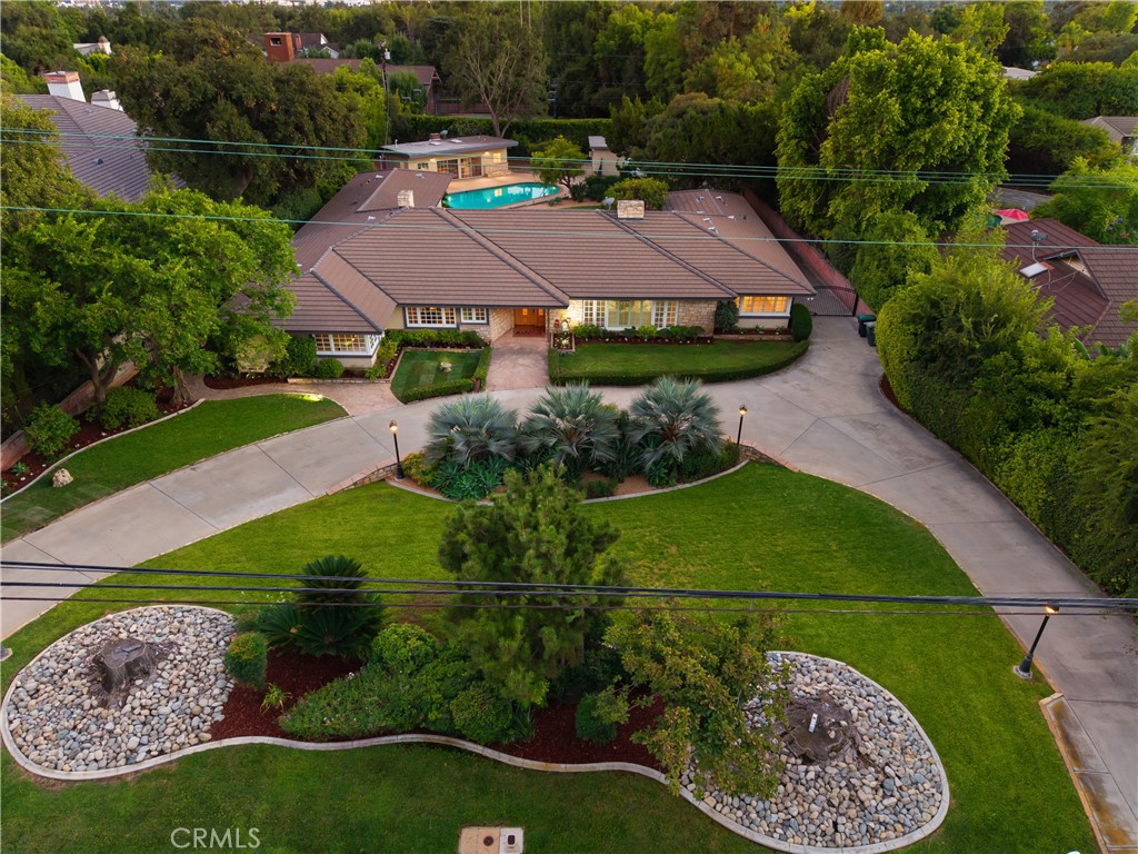 840 W Orange Grove Avenue