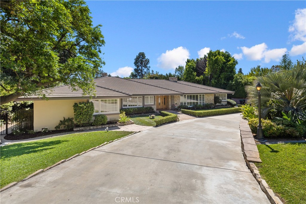840 W Orange Grove Avenue