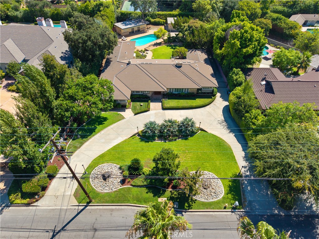840 W Orange Grove Avenue