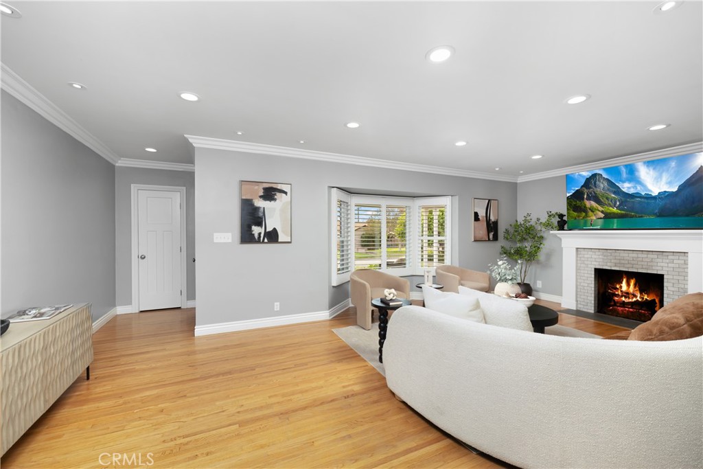 35 W Floral Avenue