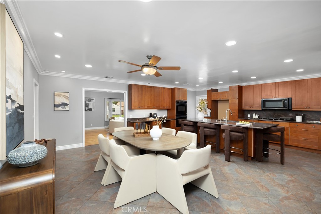 35 W Floral Avenue