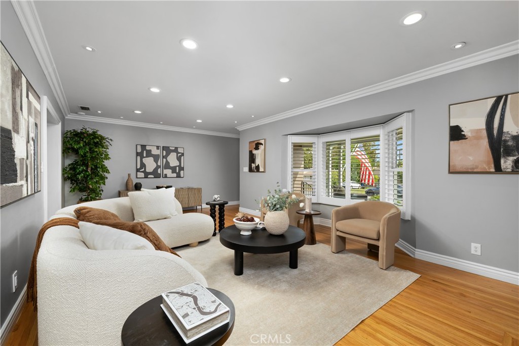 35 W Floral Avenue