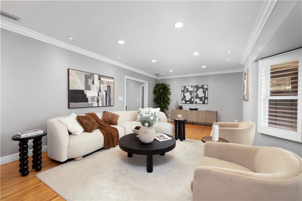 35 W Floral Avenue