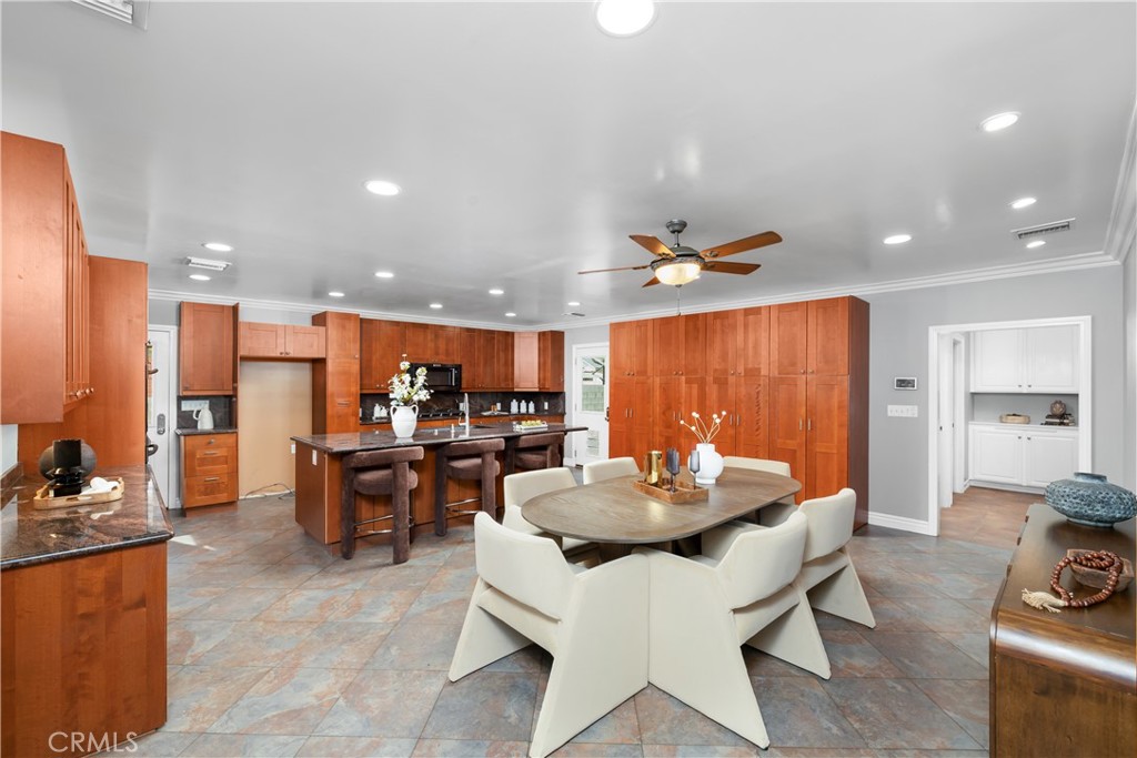 35 W Floral Avenue