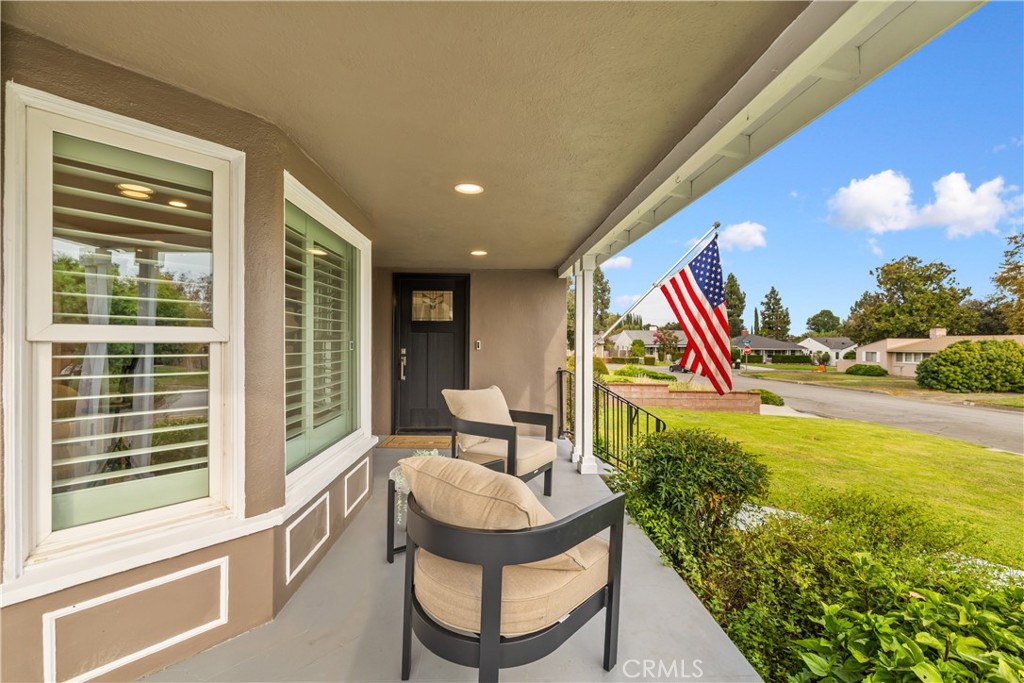 35 W Floral Avenue
