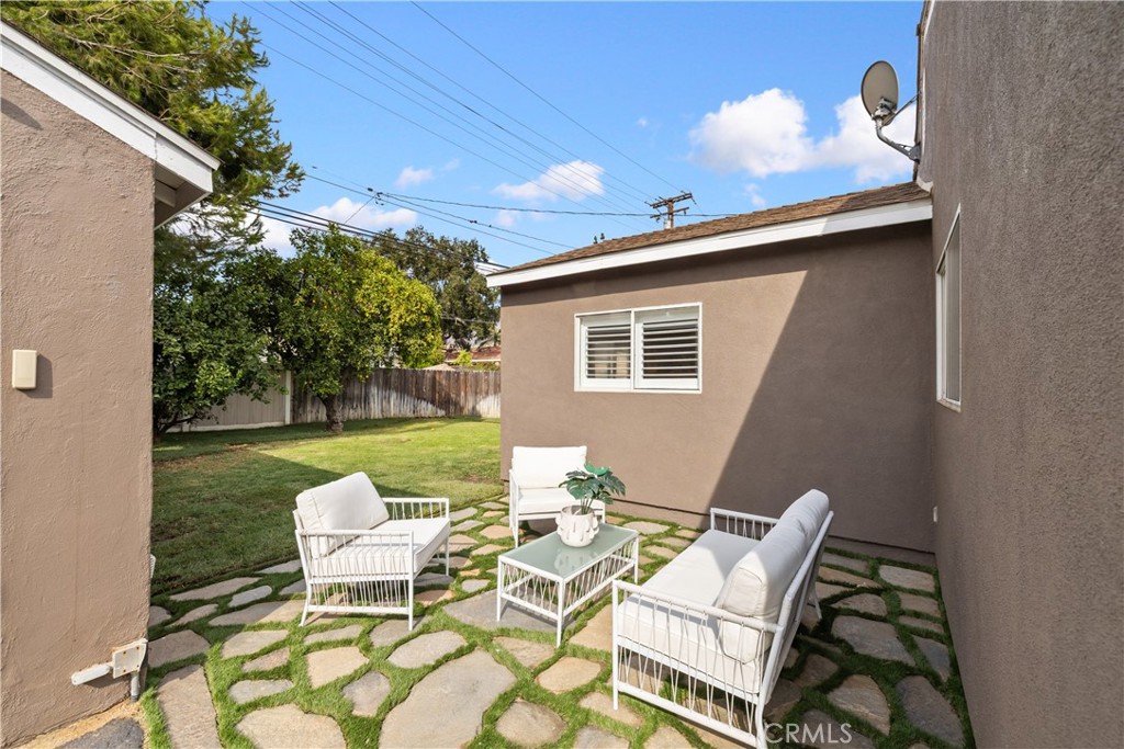 35 W Floral Avenue