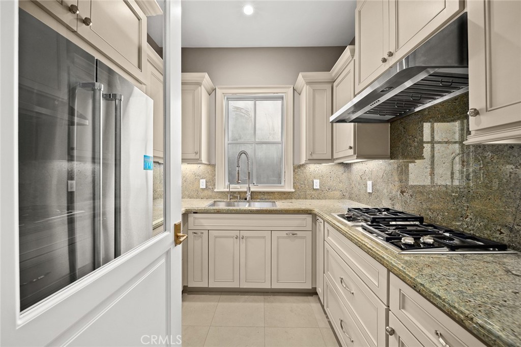 1716 Alta Oaks Drive