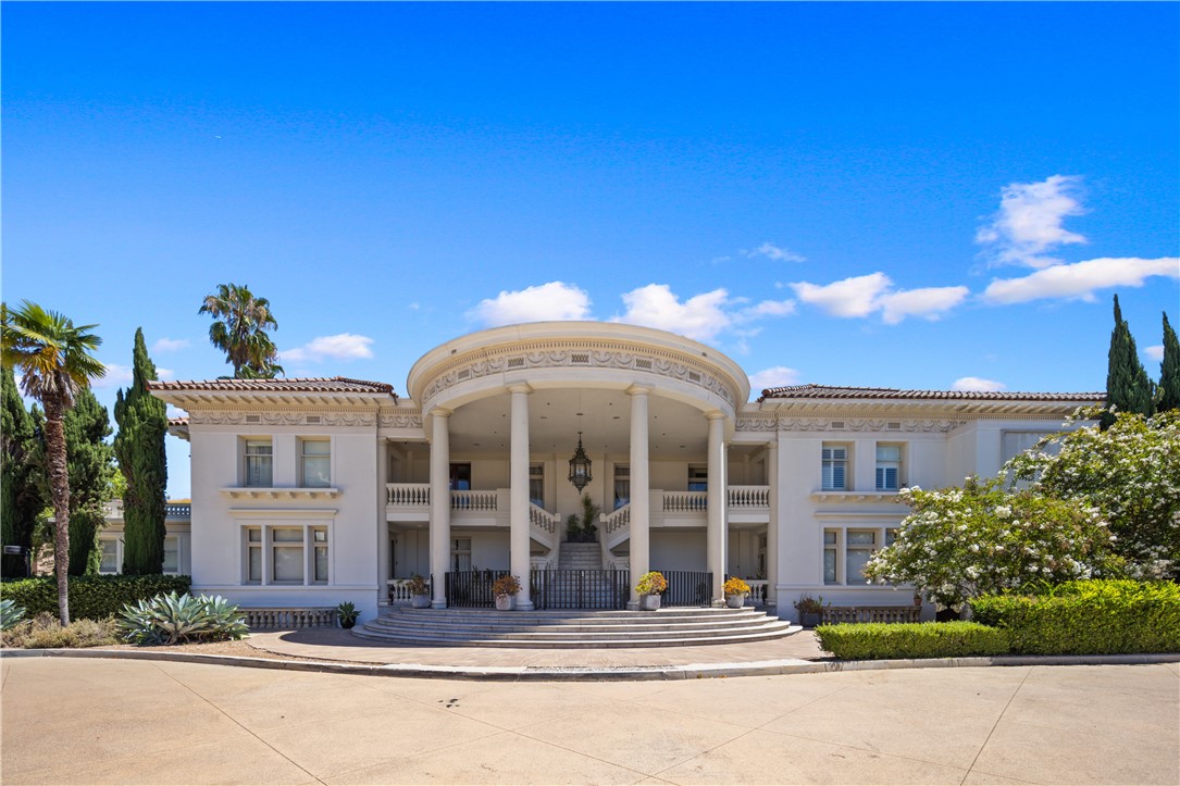 332 W Green Street 109