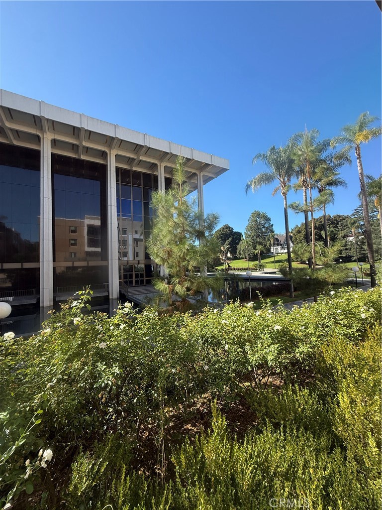 332 W Green Street 109