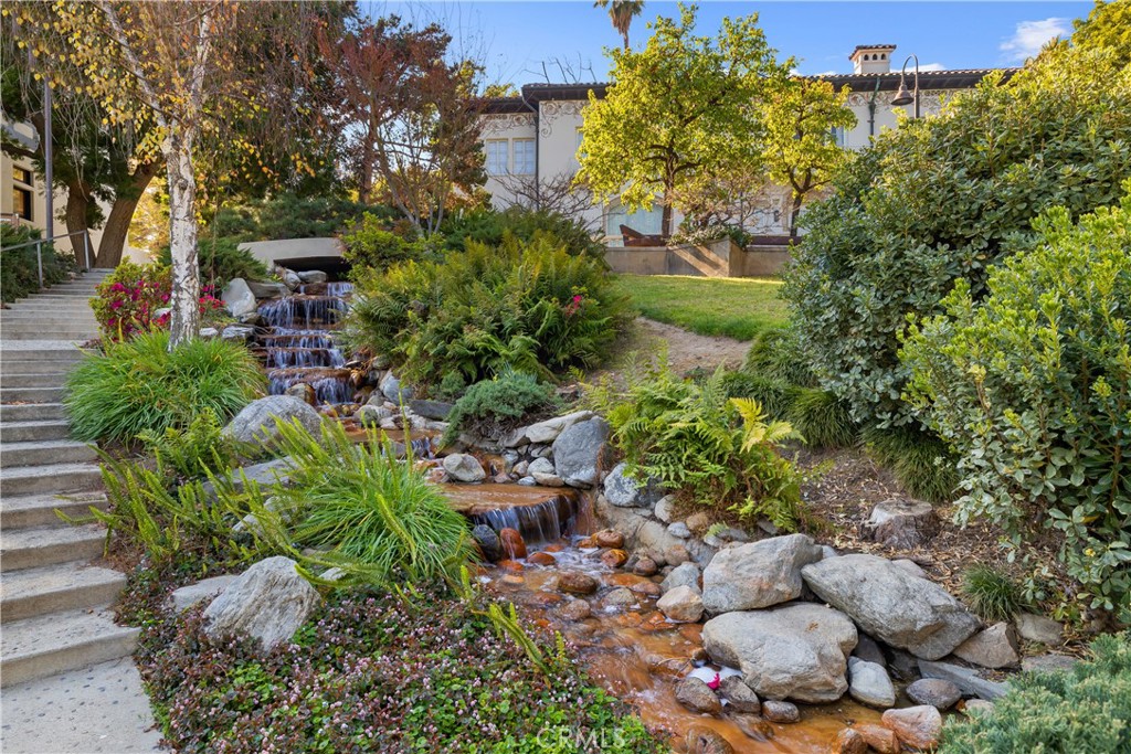 332 W Green Street 109