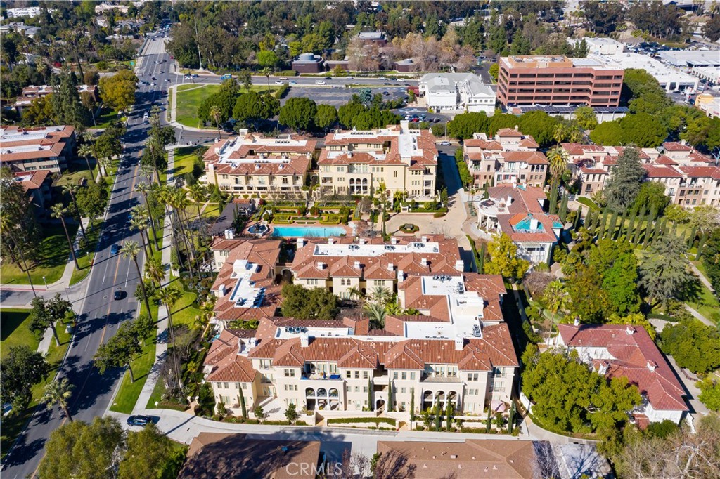 332 W Green Street 109