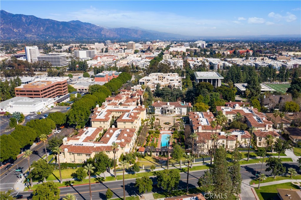 332 W Green Street 109