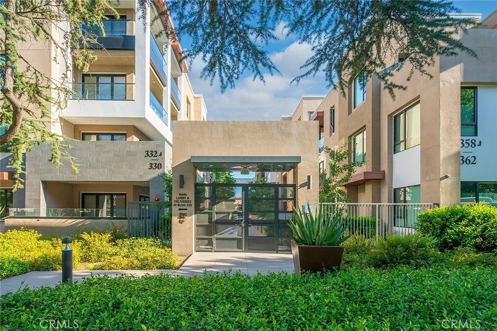 332 W Green Street 109