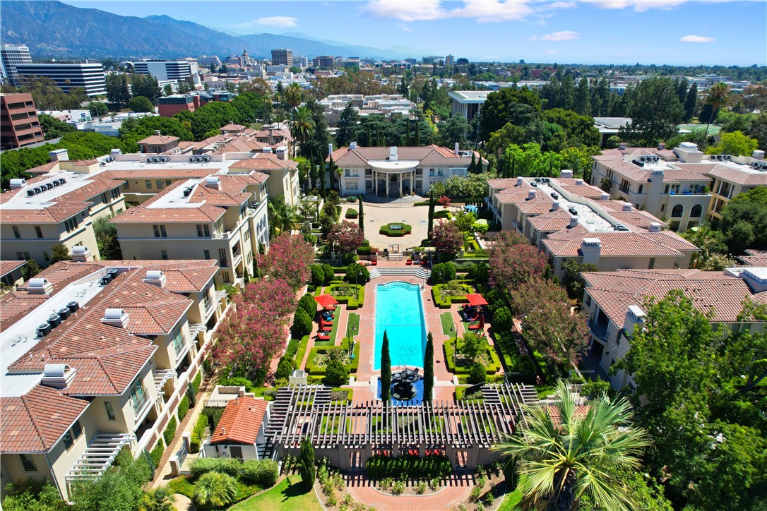 332 W Green Street 109